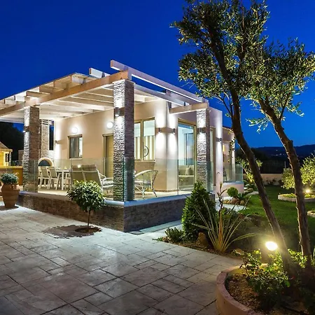 Villa Kokkinos