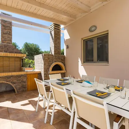 Villa Kokkinos *